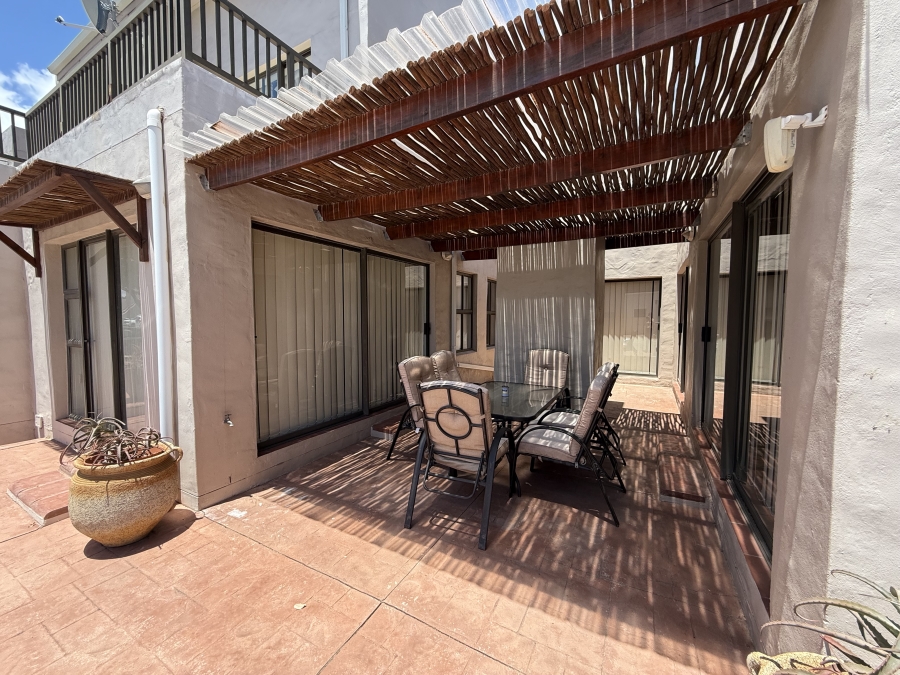 2 Bedroom Property for Sale in Helios Place Western Cape